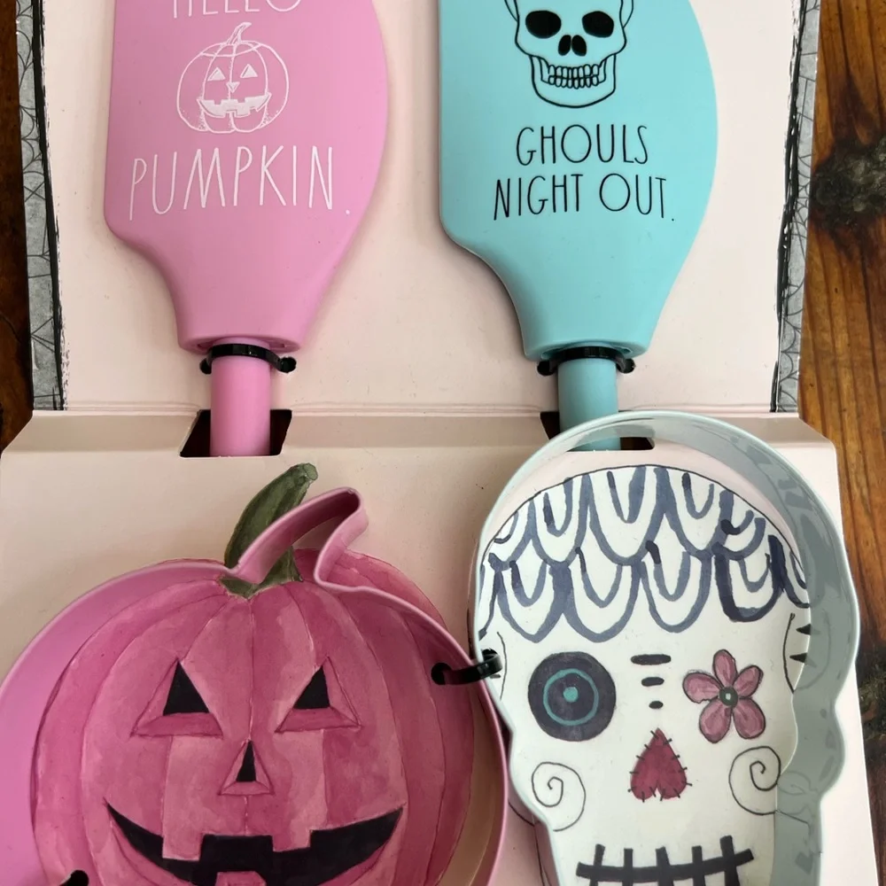 NWT Rae Dunn Pink and Blue Halloween Spatula and Cookie Cutter Set